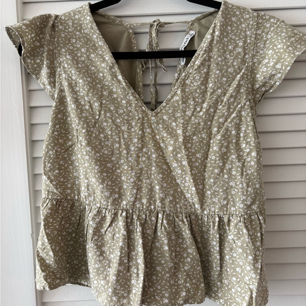 Abercrombie Floral V-Neck Peplum Top